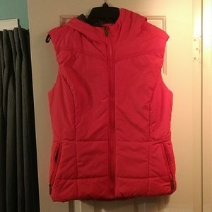 Bench Hooded Vest